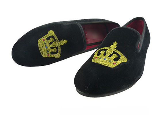 Motif Mens Summer Loafers , Slip On Crown Embroidery Mens Velvet Slippers