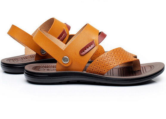 Handmade Soft Beach Sandals , Brown Mens Slip On Beach Sandals for Summer