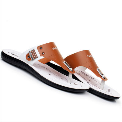 Outdoor men's genuine leather slippers Handmade Round Toe Mens Beach Flip Flops