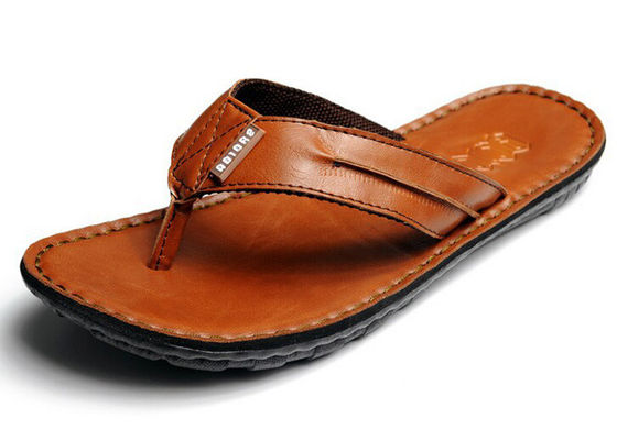 Flip Flop Mens Leather Slippers Customized Summer Mens Designer Slip On Shoes