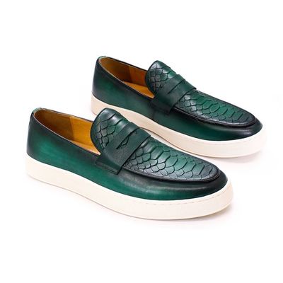 Customized Mens Slip On Sneakers Shoes Round Toe Leather Lining Shoes