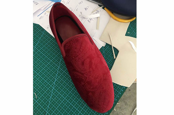 Embroidered Velvet Smoking Slippers Mens Wear Resistant OEM / ODM