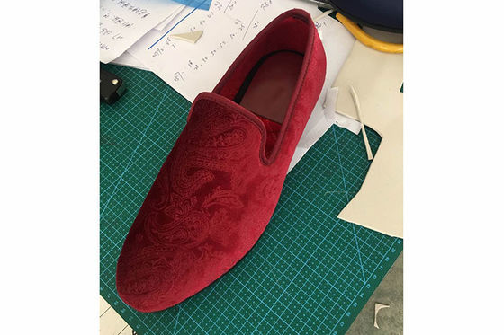 Embroidered Velvet Smoking Slippers Mens Wear Resistant OEM / ODM