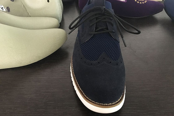 Customized Knitted Men's Casual Shoes   Breathable Flyknit Lightweight Shoes