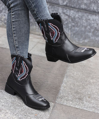 Western Cowgirl Latest Fashion Trends with Women's Leather Boots and Fashionable